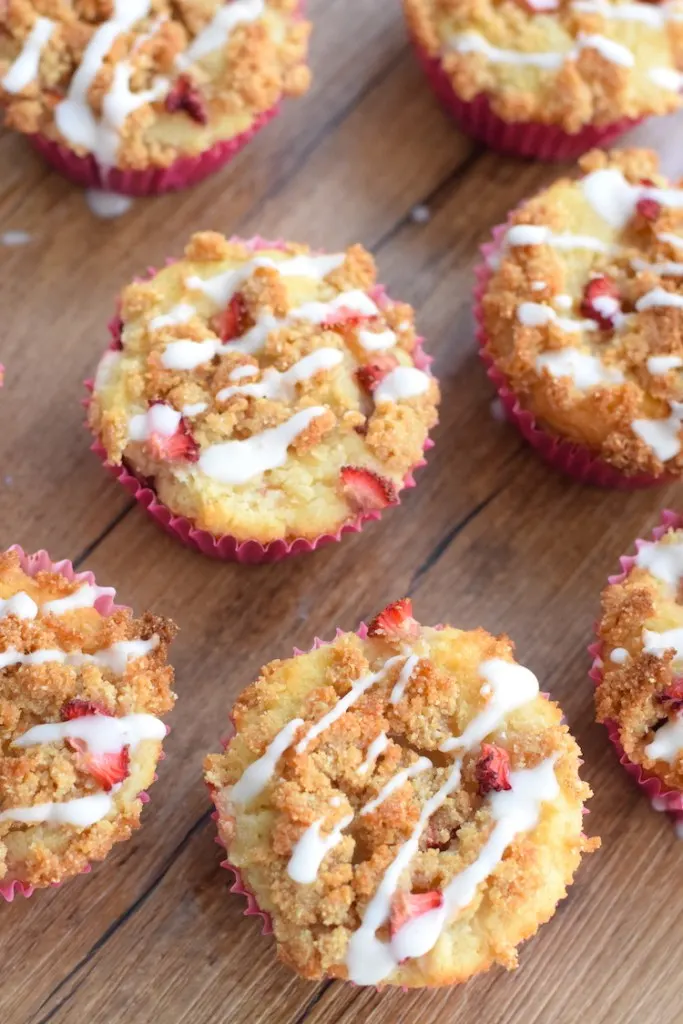 almond flour strawberry muffins