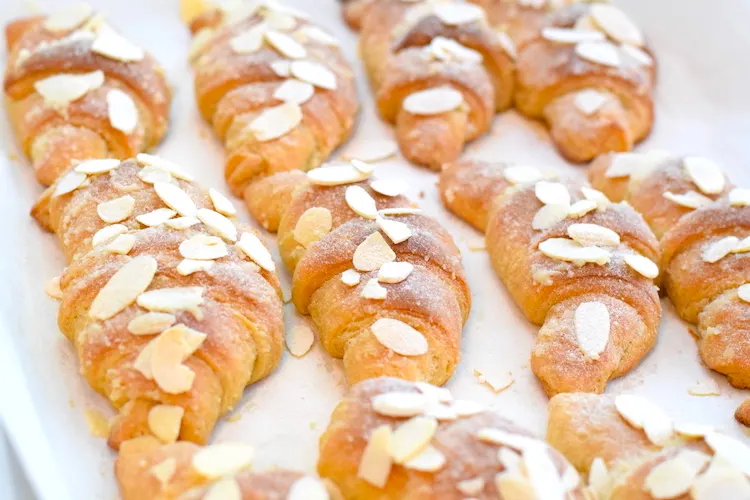 keto almond croissant