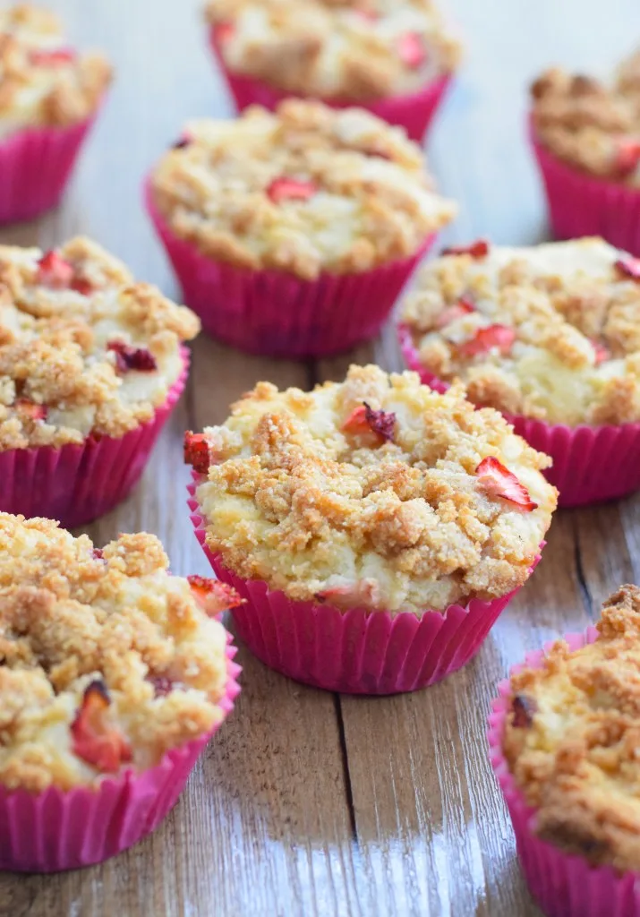 keto strawberry cheesecake muffins