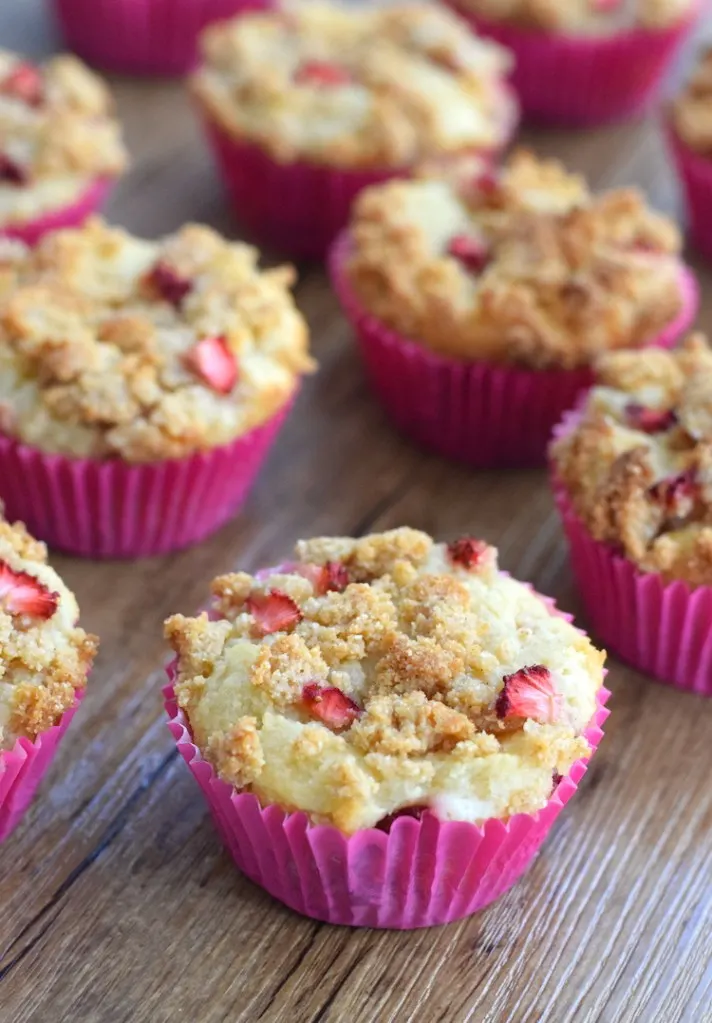 keto strawberry cheesecake muffins