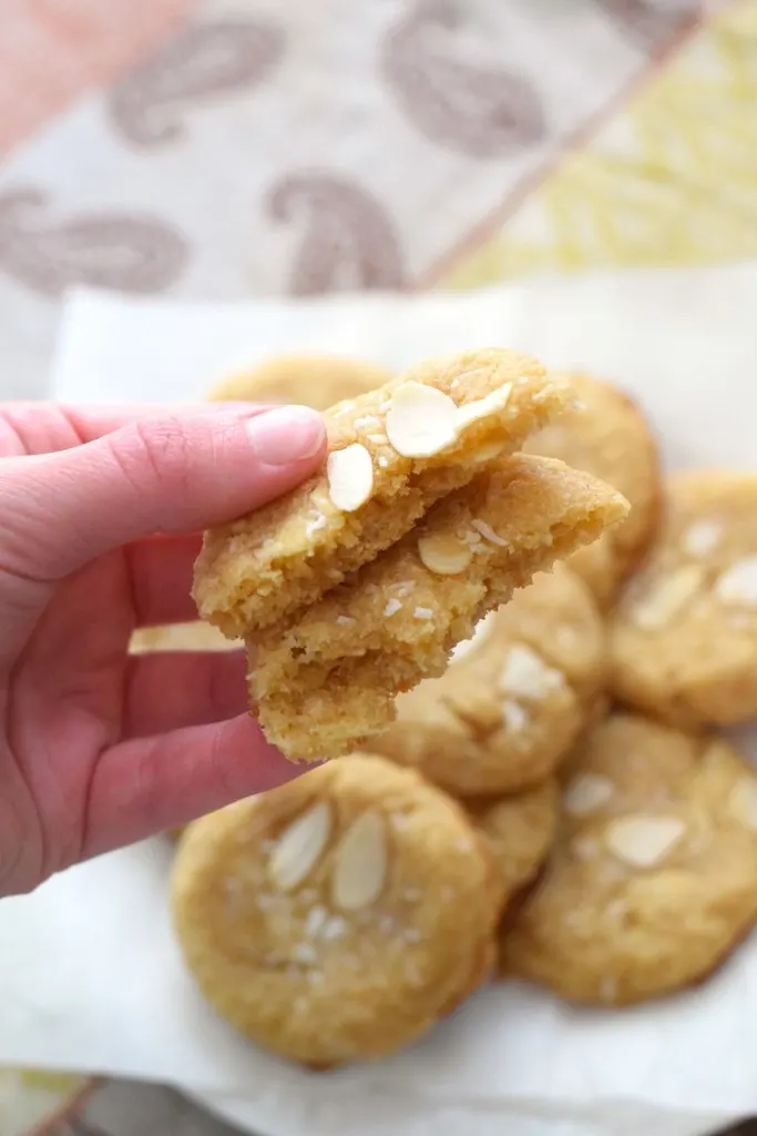 keto almond cookies