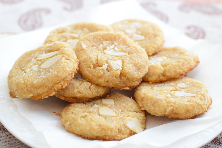 keto coconut almond cookies recipe