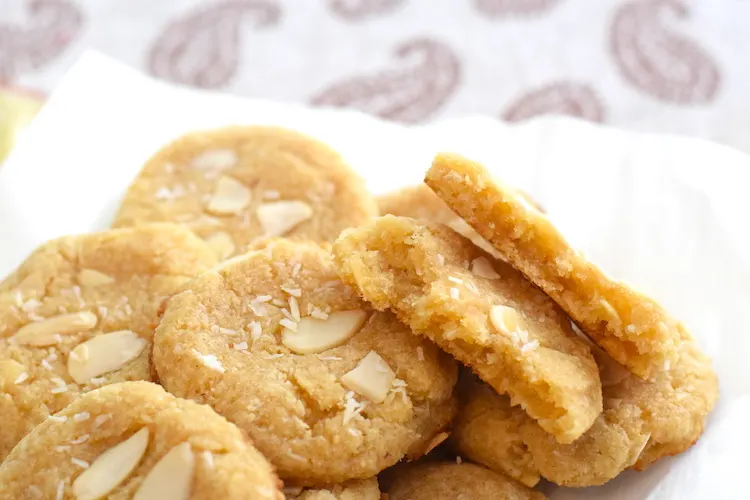 keto coconut cookies