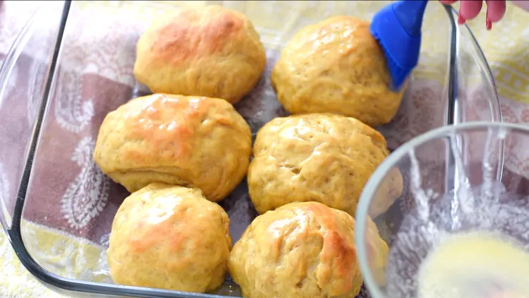 keto lupin flour bread rolls