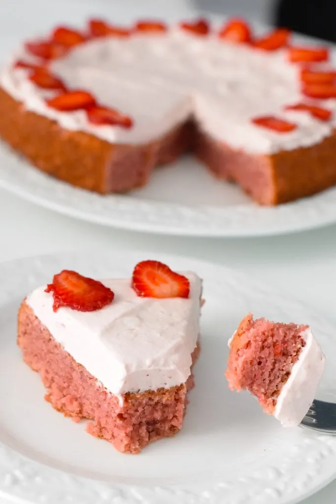 healthy keto strawberry cake