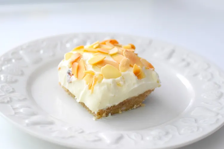 keto almond cheesecake