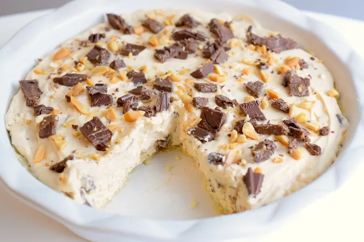 keto snickers pie