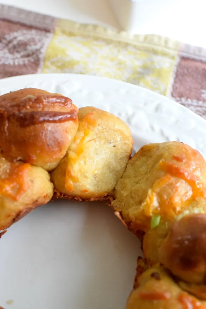 keto garlic and cheese monkey bread